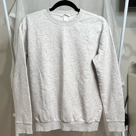 H&M Crewneck - Picture 1 of 3